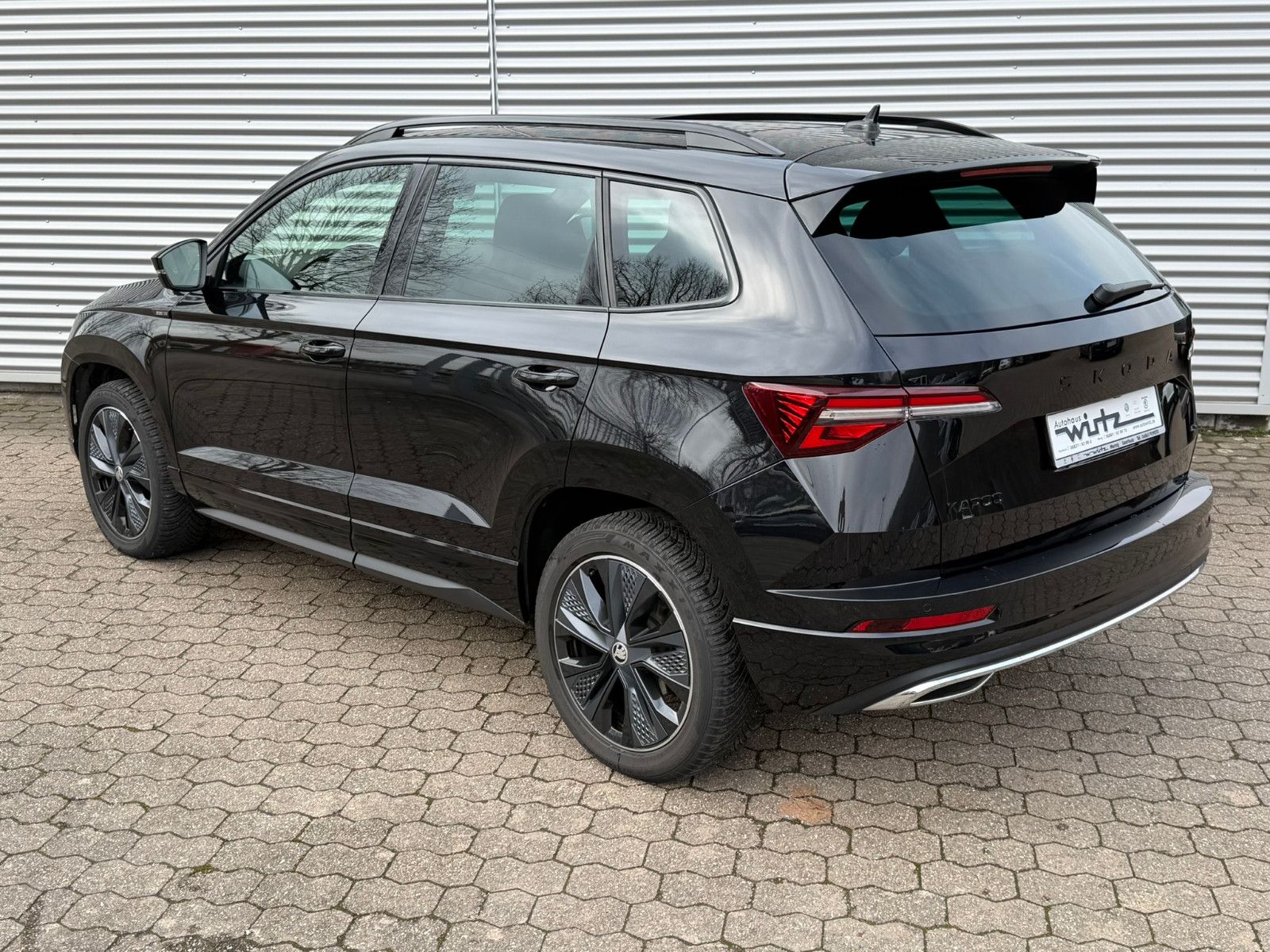Fahrzeugabbildung SKODA Karoq Sportline 2.0 TSI  4x4 PANO ACC