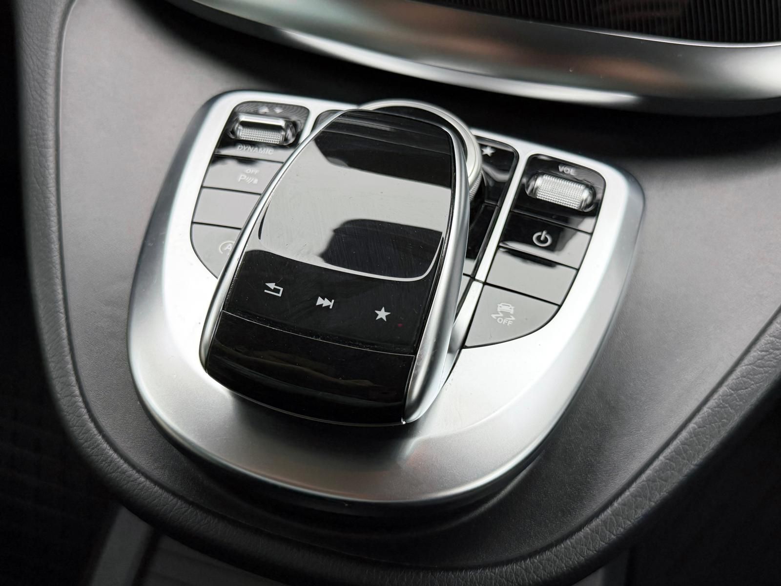 Fahrzeugabbildung Mercedes-Benz V250d 4MATIC*STANDHEIZ*AHK*7SITZE*ILS*3,1t*RCAM