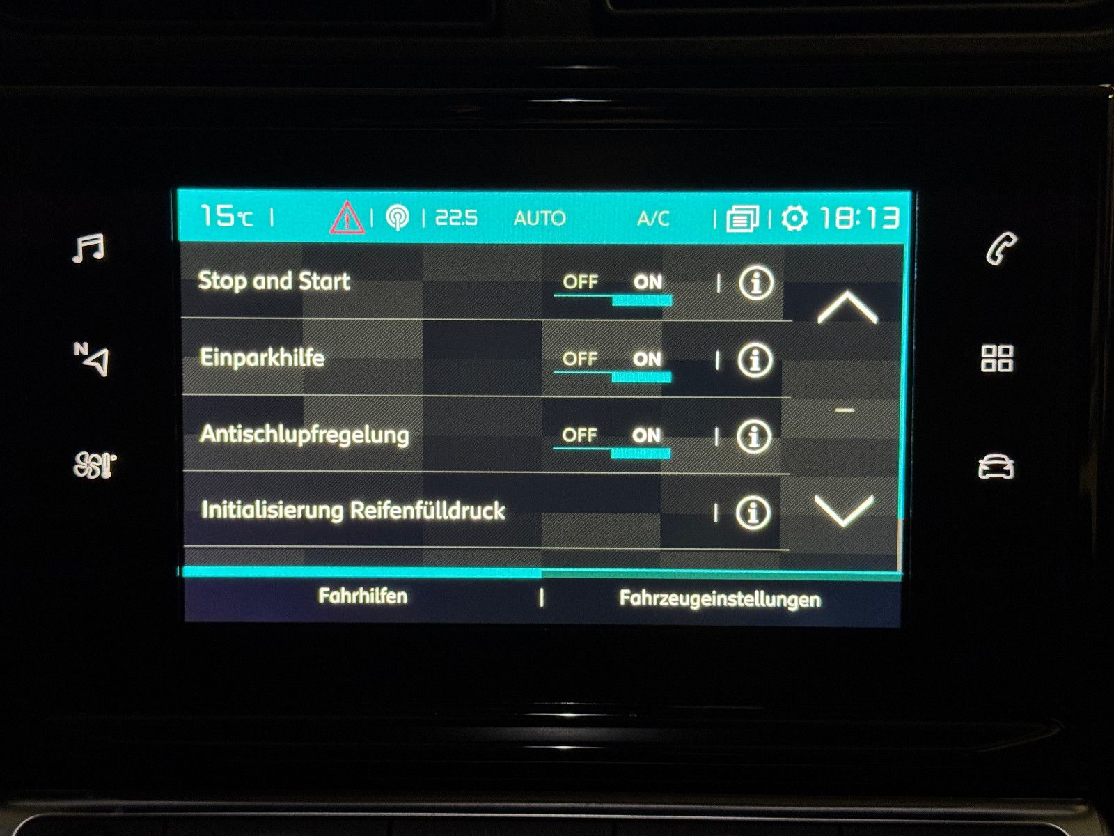 Fahrzeugabbildung Citroën C3 1.6 HDI FEEL COLOR STYLE PAKET NAVI LED VOLL