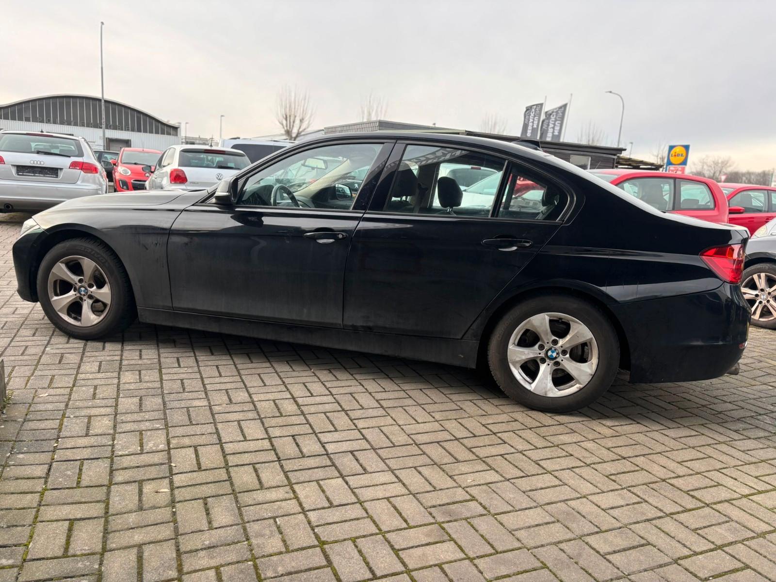 BMW 320 3 Limousine 320 i Efficient Dynamics Edition