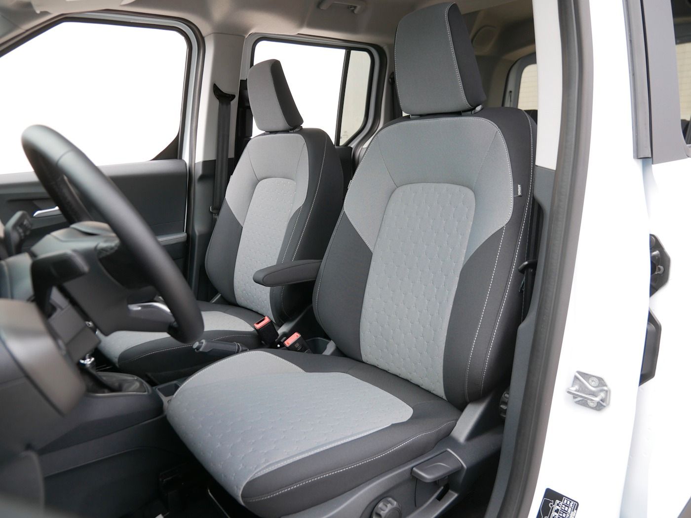 Fahrzeugabbildung Ford Tourneo Courier 1.0 Titanium Kamera ACC NAVI ALU