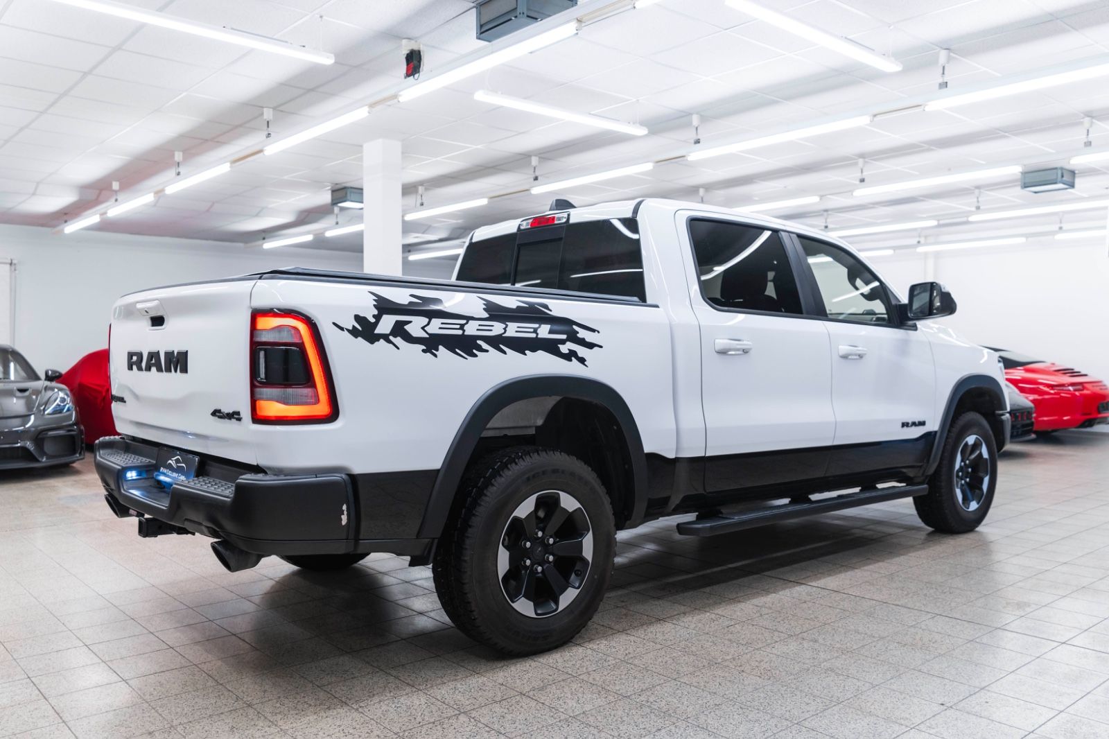 Fahrzeugabbildung Dodge RAM 1500 REBEL 5,7L CARPLAY KAM AHK M+S TEMPOMAT