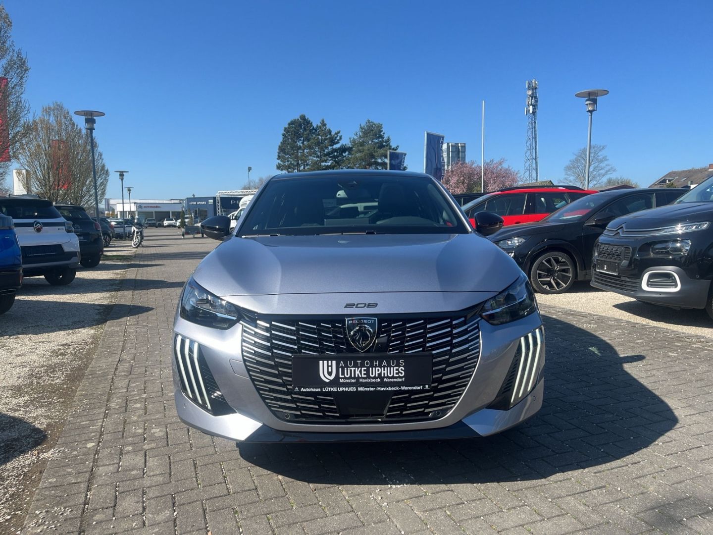 Fahrzeugabbildung Peugeot 208 GT Hybrid 110 e-DSC6 Panorama Navi ACC 360