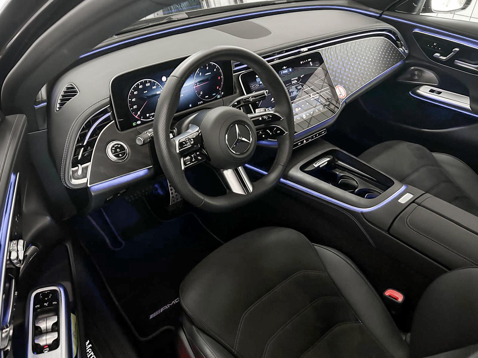 Mercedes-Benz E 220 d T AMG MBUX+360°+DIG-LED+Pano+AHK+Distron