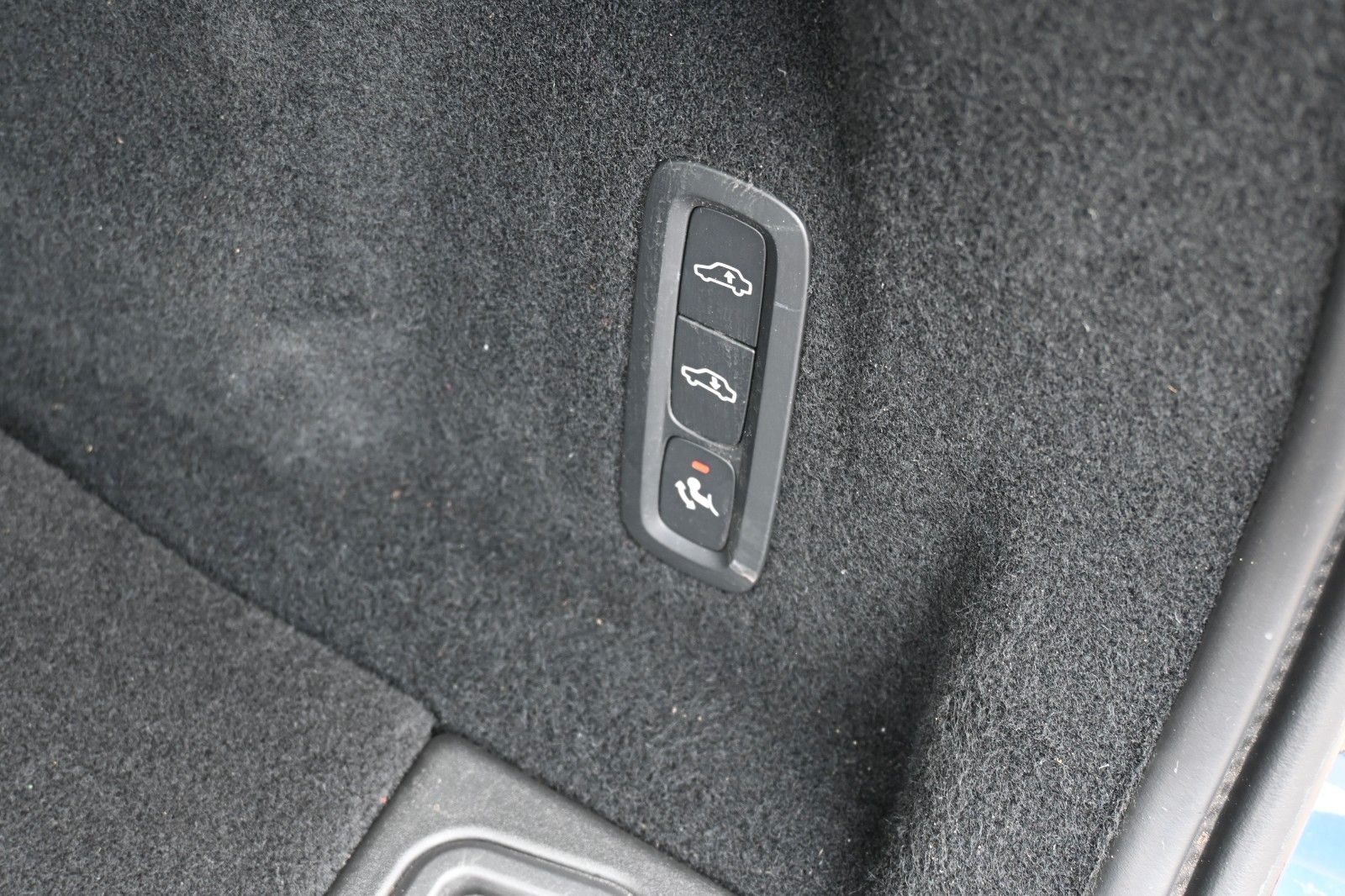 Fahrzeugabbildung Volvo XC 60 Inscript. T8 PHEV AWD*HUD*Massage*Luft*AHK