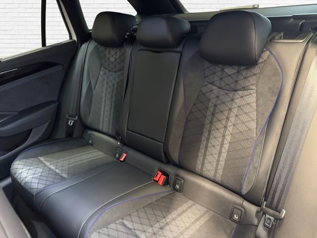 Fahrzeugabbildung Volkswagen Passat R-Line 2,0 l TDI SCR 110 kW (150 PS) 7-Ga