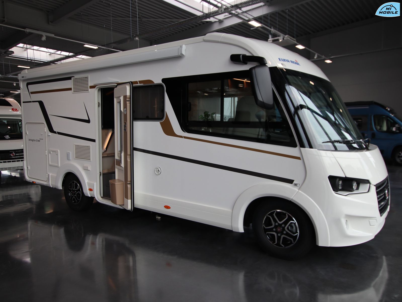 Fahrzeugabbildung Eura Mobil Integra Line 695 LF *SCHAUSONNTAG 11-16 Uhr*