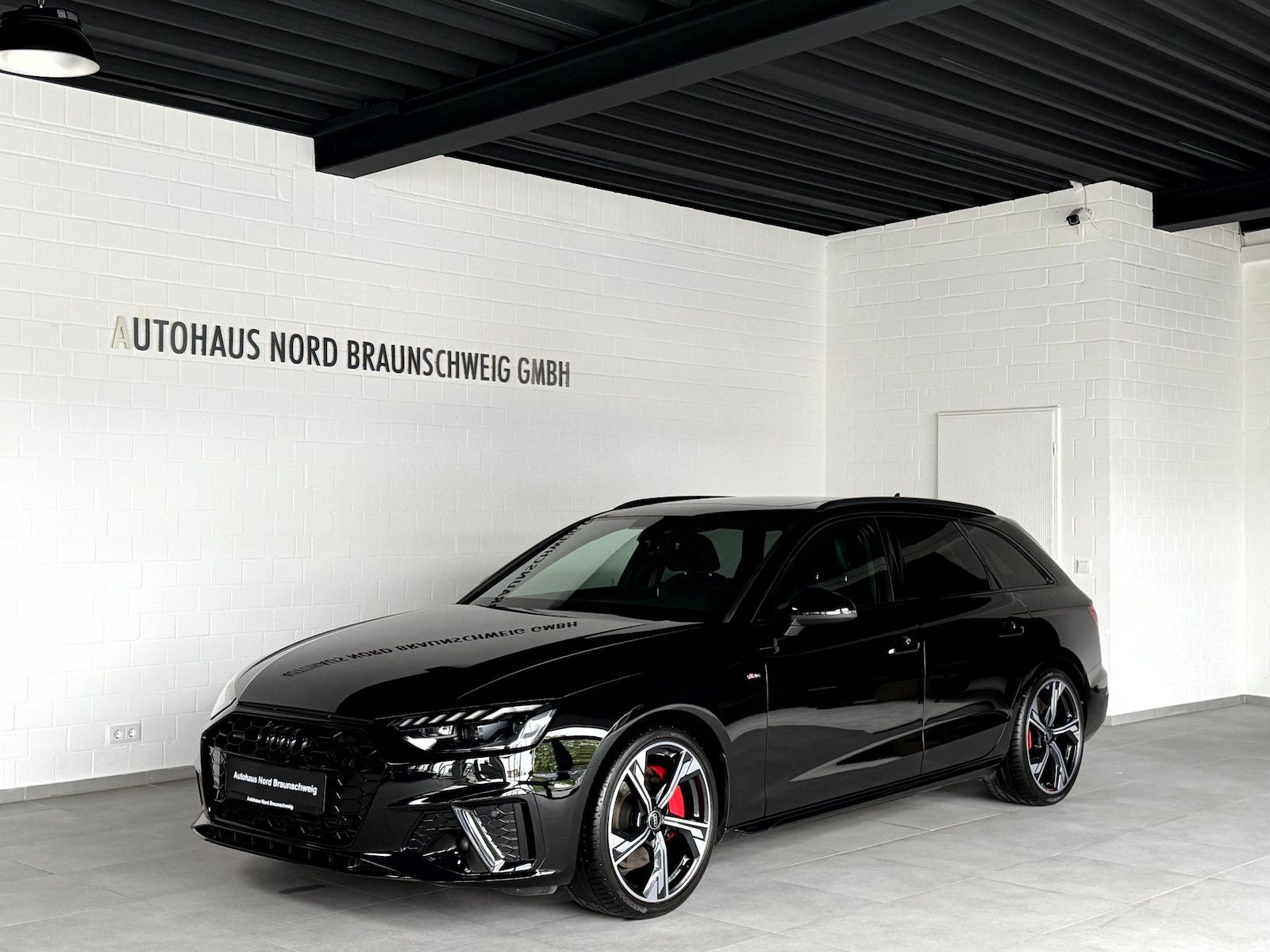 Audi A4 45TFSI S Line Competition Edition Plus Matrix