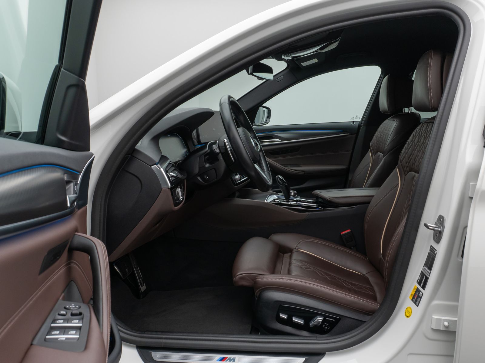 Fahrzeugabbildung BMW 530e M Sport Kamera DAB DrivAssist Komfort AHK
