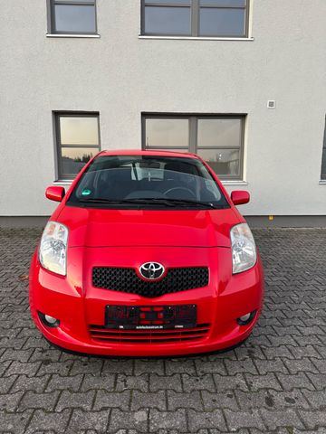 Toyota Yaris 1,3-l-VVT-i Cool Cool