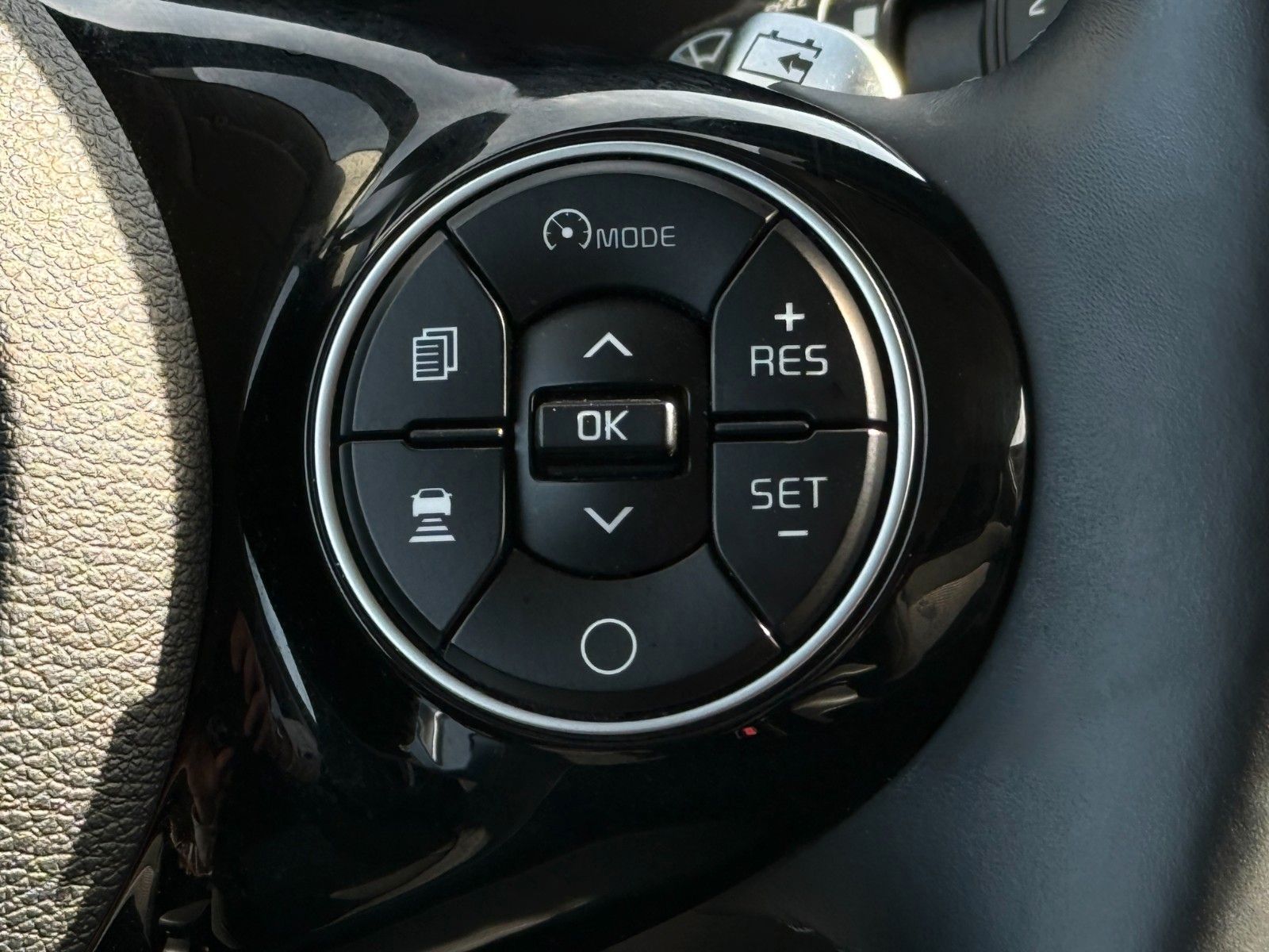 Fahrzeugabbildung Kia e-Soul 64 kWh Vision H&K Kam Navi Temp LKAS LHZ