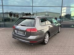 Fahrzeugabbildung Volkswagen Golf VII Variant 1.5 TSI Highline *PANO*R-LINE*