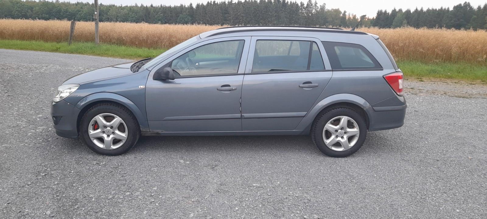 Opel Astra 2007 — interior
