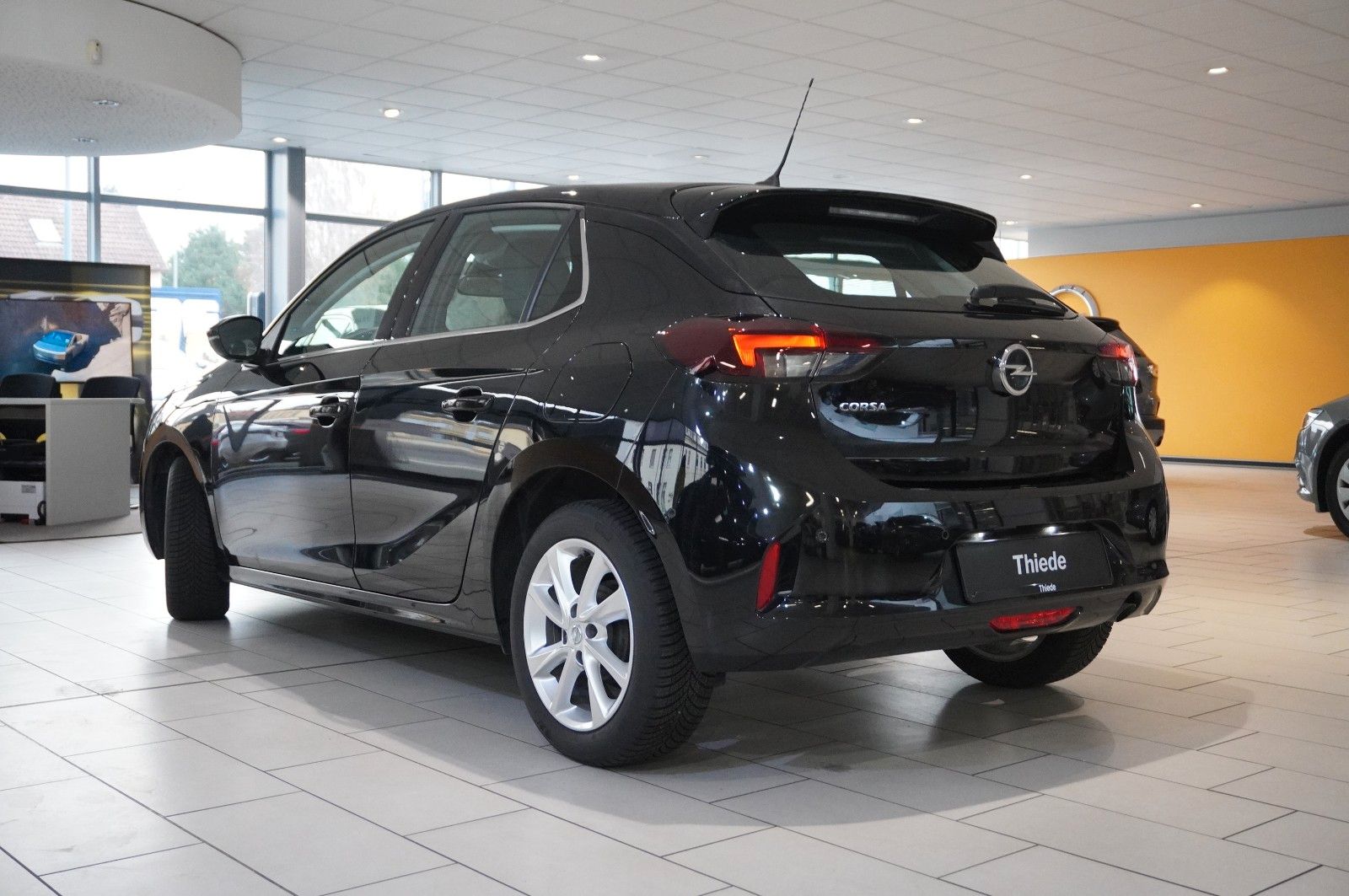 Fahrzeugabbildung Opel Corsa F 1.2 ELEGANCE NAVI/LED/SPORT/SH//VIRT/DAB