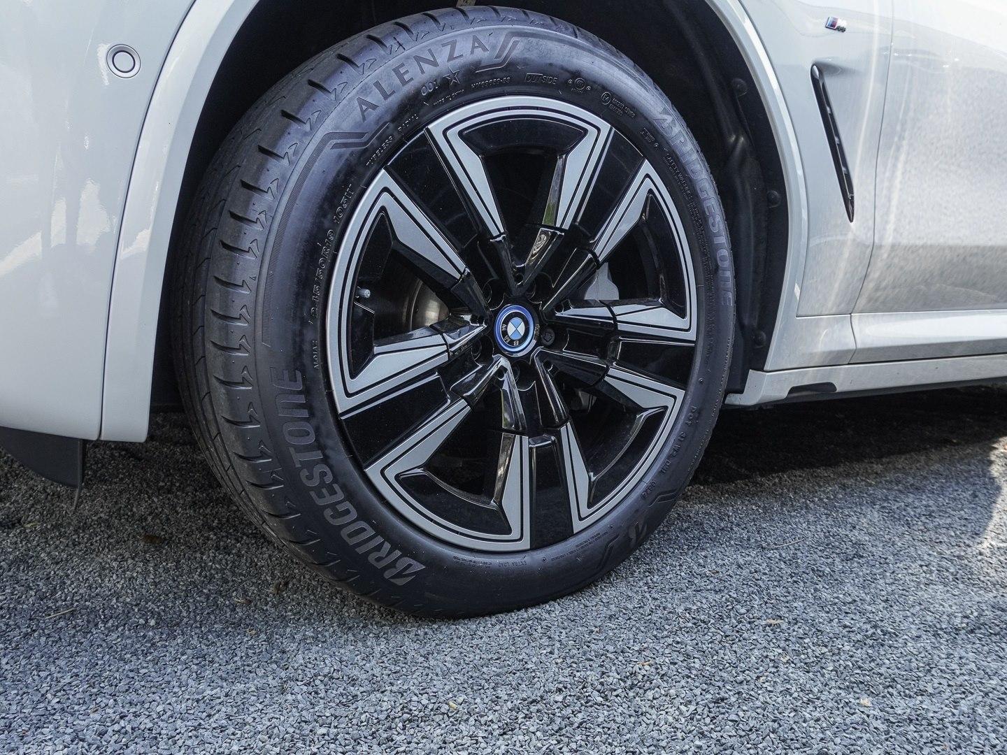 BMW iX3 Inspiring M Sport PANO ACC RFK NAVI LED DAB