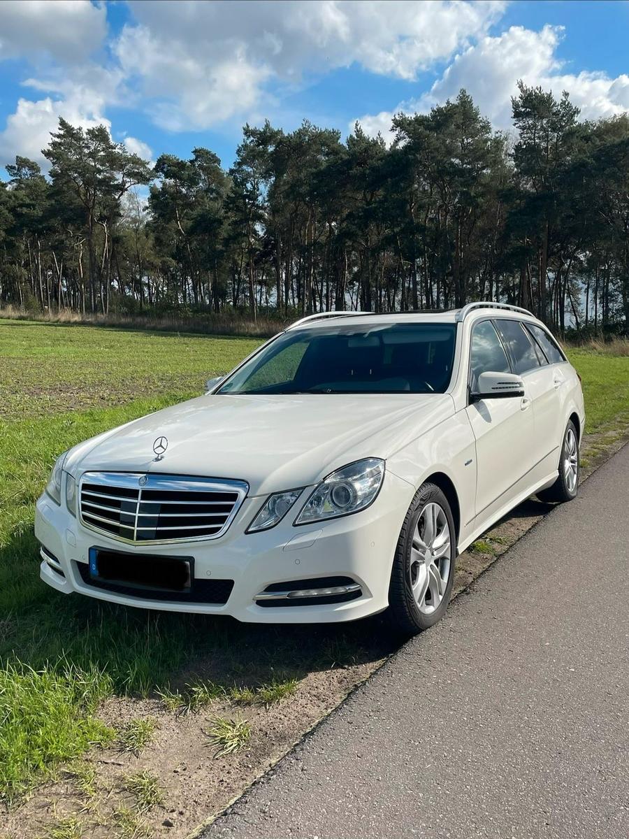 Mercedes-Benz E200 2012 — photo 7