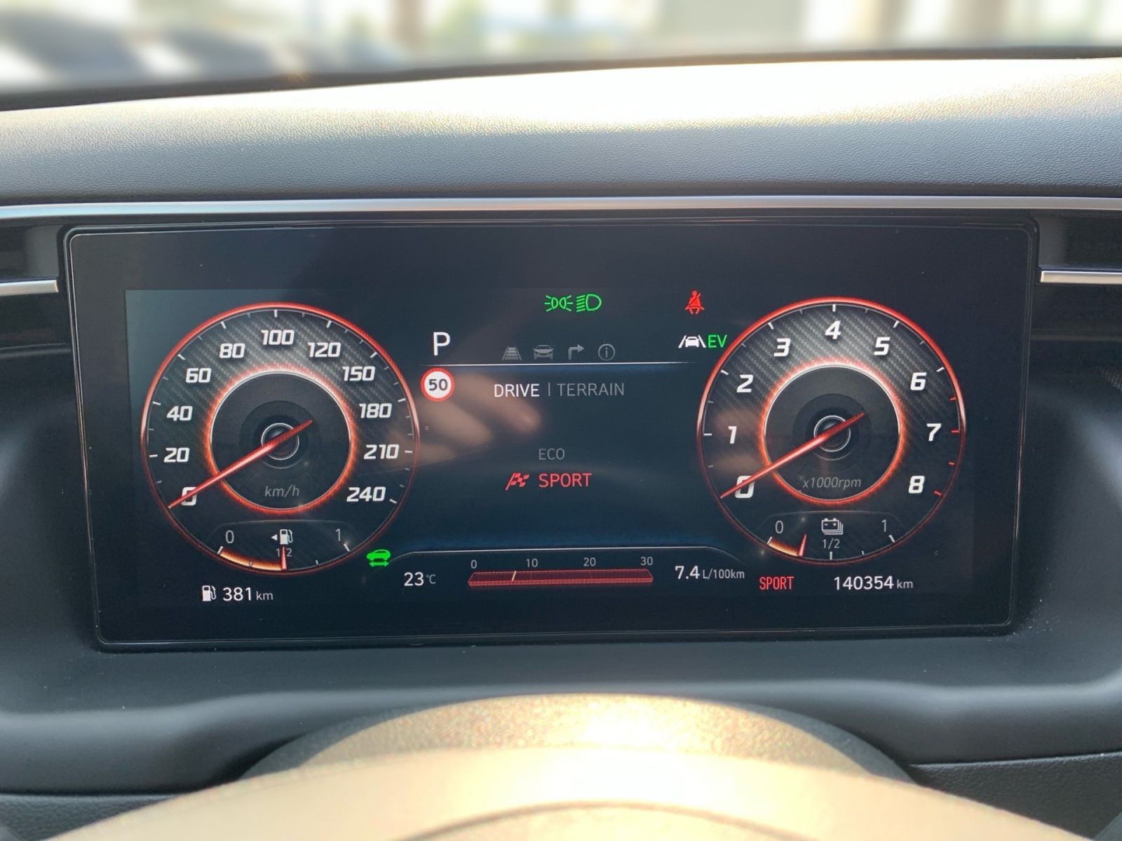 Fahrzeugabbildung Hyundai TUCSON 1.6 T-GDI Trend Hybrid 4WD AssiPaket