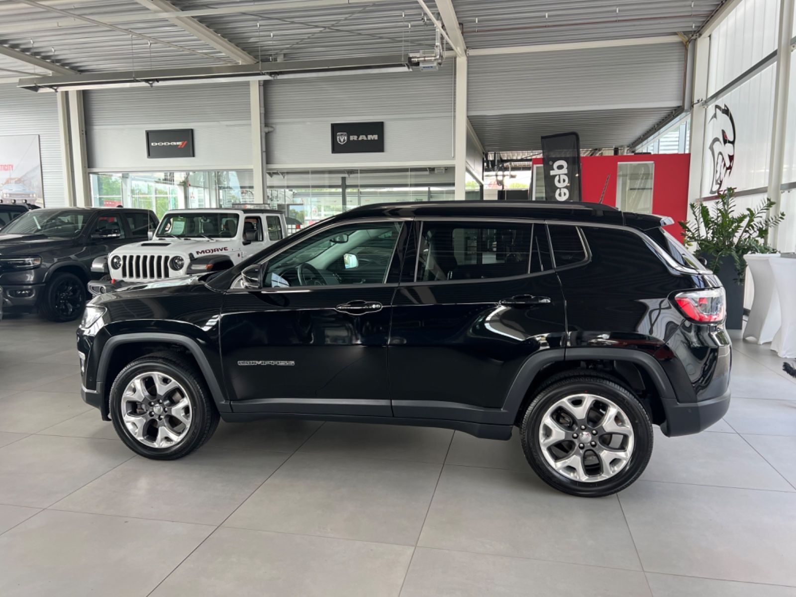 Fahrzeugabbildung Jeep Compass 1.4 T Limited 4WD Navi&Sound Kamera