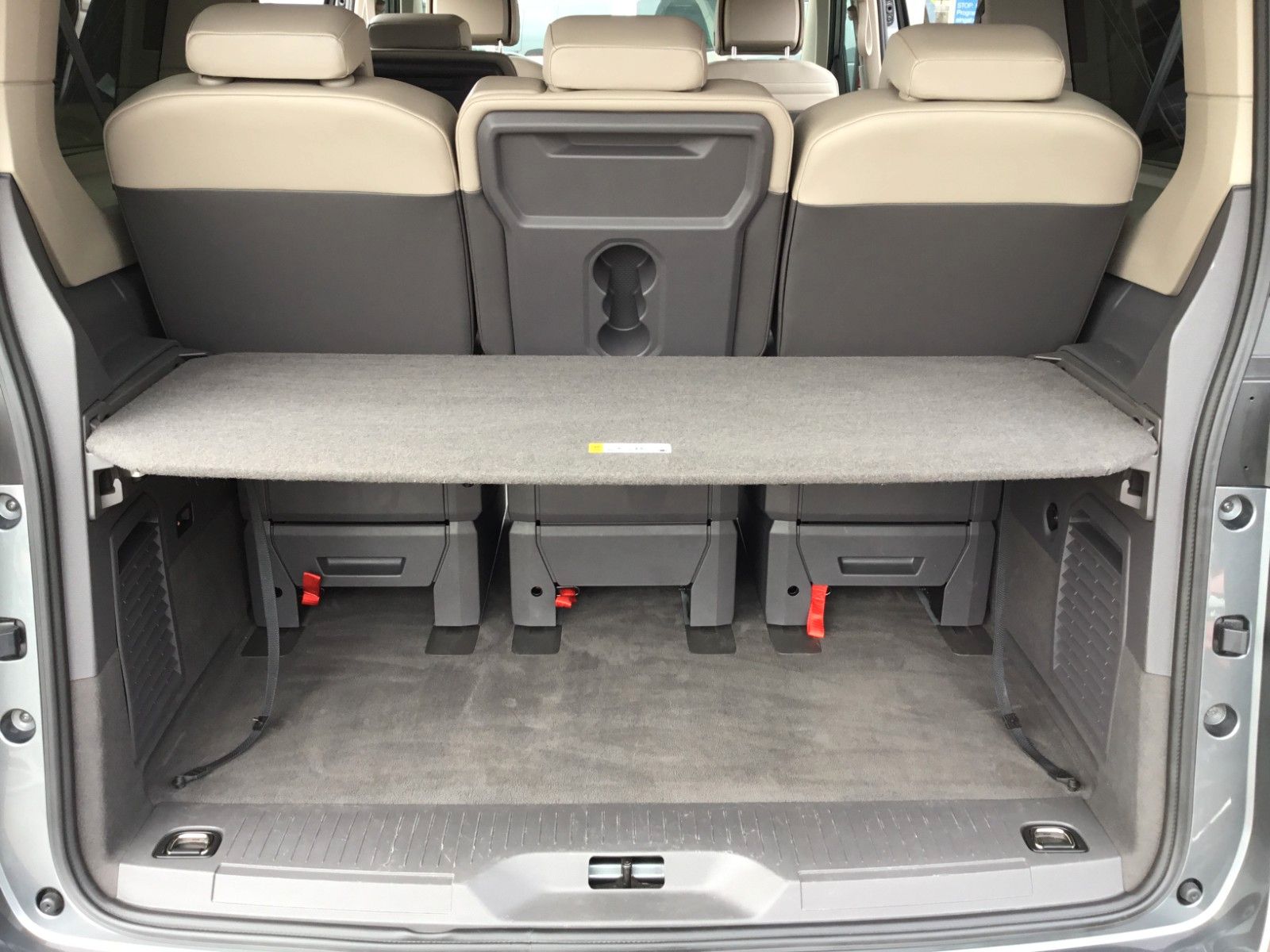 Fahrzeugabbildung Volkswagen T7 Multivan Life TDI DSG LÜ+AHK+ACC+LED+Leder