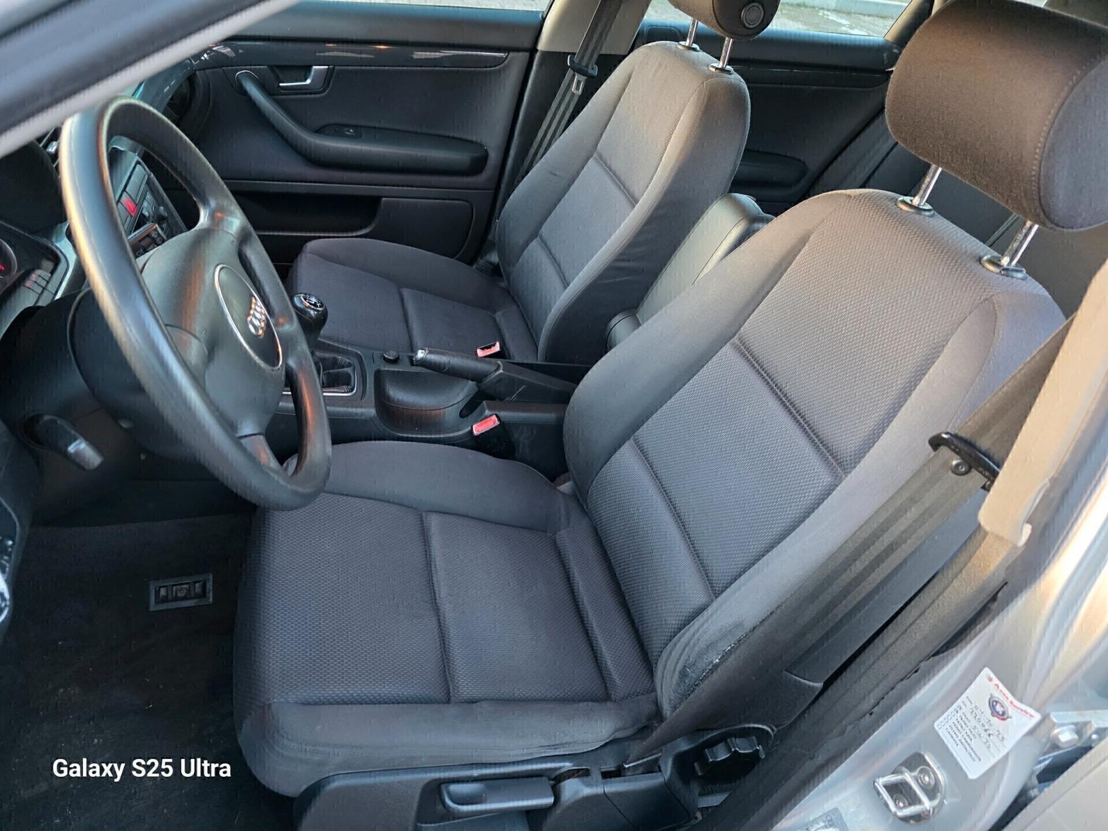 Audi A4 2005 — photo 13