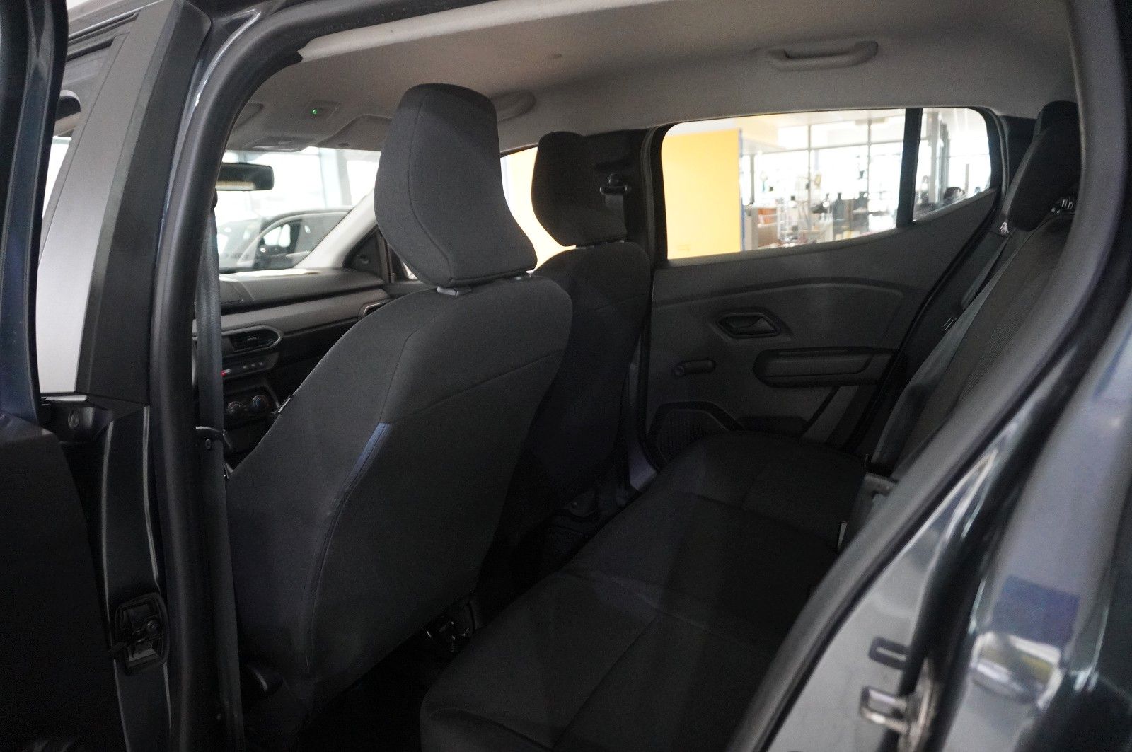 Fahrzeugabbildung Dacia Sandero III 1.0 TCE COMFORT LED/DAB/SHZ/TEMP/AHK