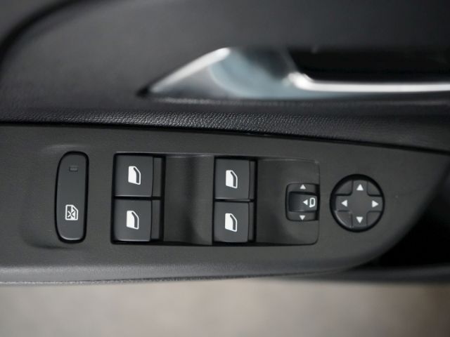 Corsa F FACELIFT+RÜCKFAHRKAMERA+SITZ-/LENKRADHEI