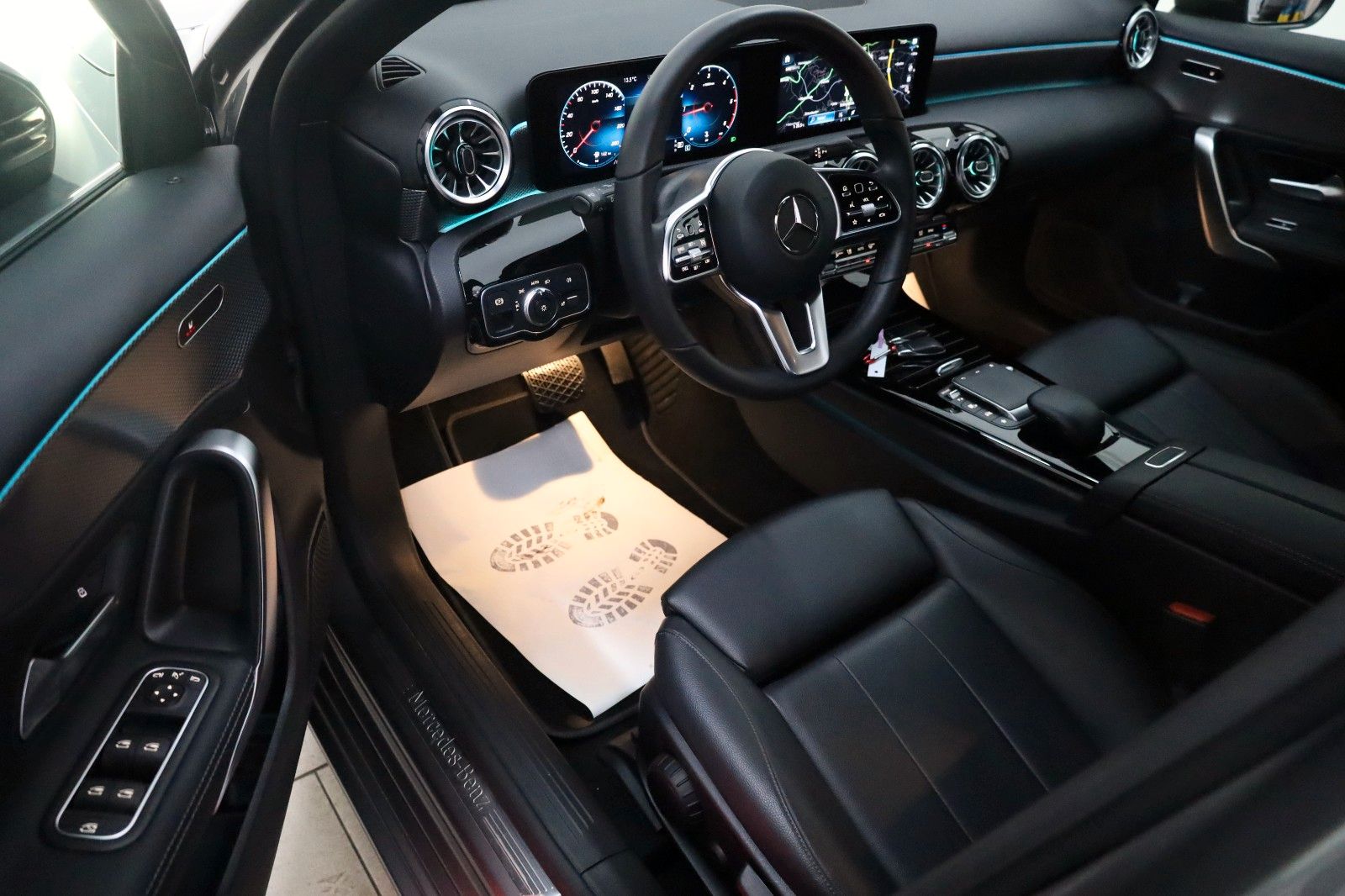 Fahrzeugabbildung Mercedes-Benz A 200d Navi,Kamera,SH,PDC,Park Paket,Leder