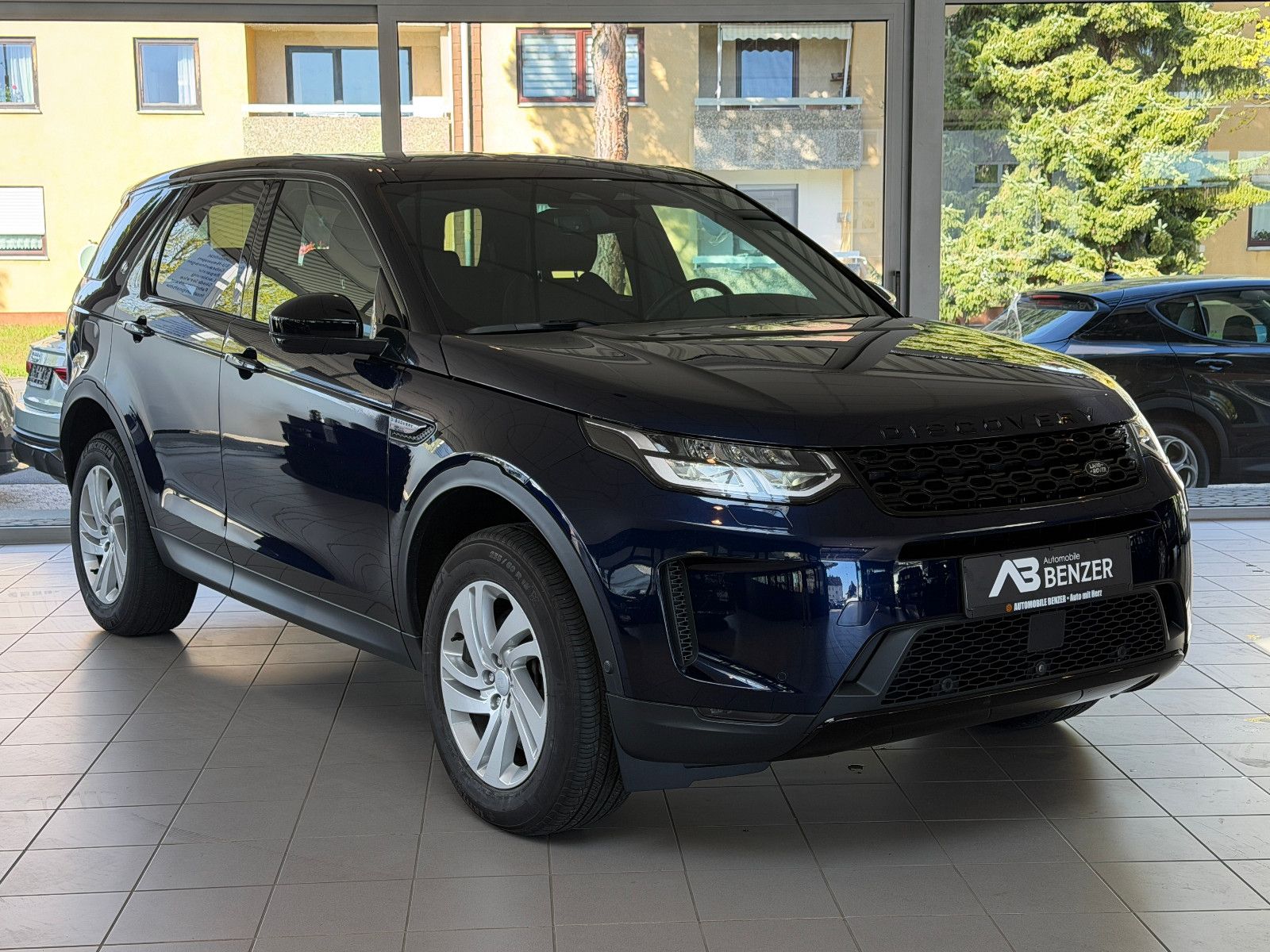 Fahrzeugabbildung Land Rover Discovery Sport S /360°KAM/ACC/NAVI/SHZ/L-HEIZUN