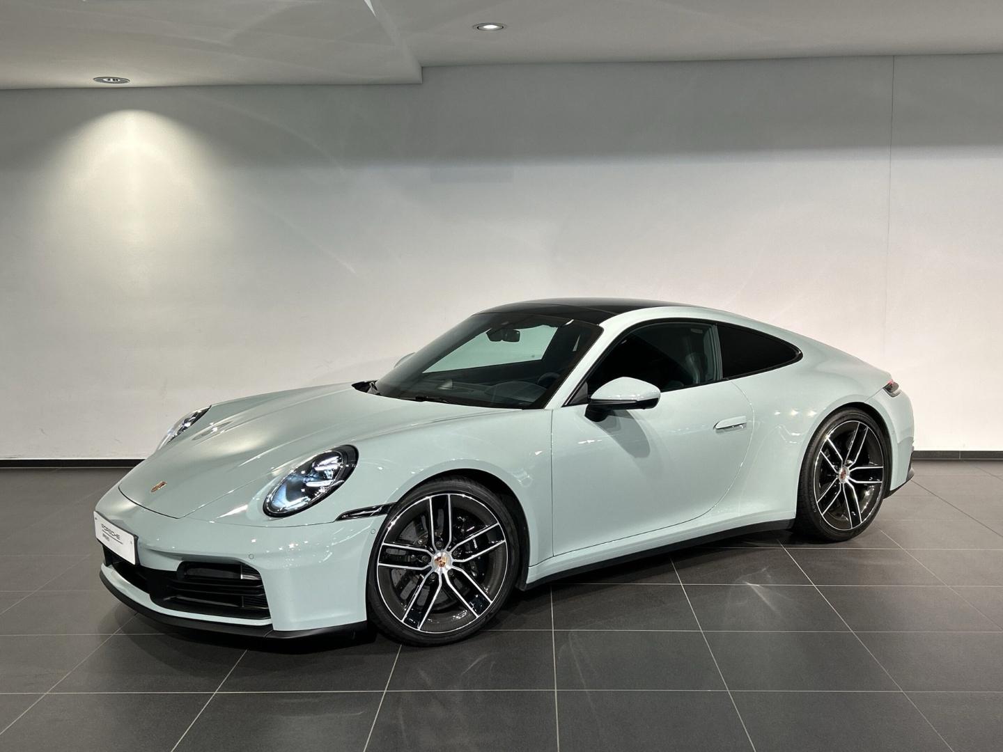 Porsche 992 911 Carrera S PCCB HA-Lenkung Sportabgas