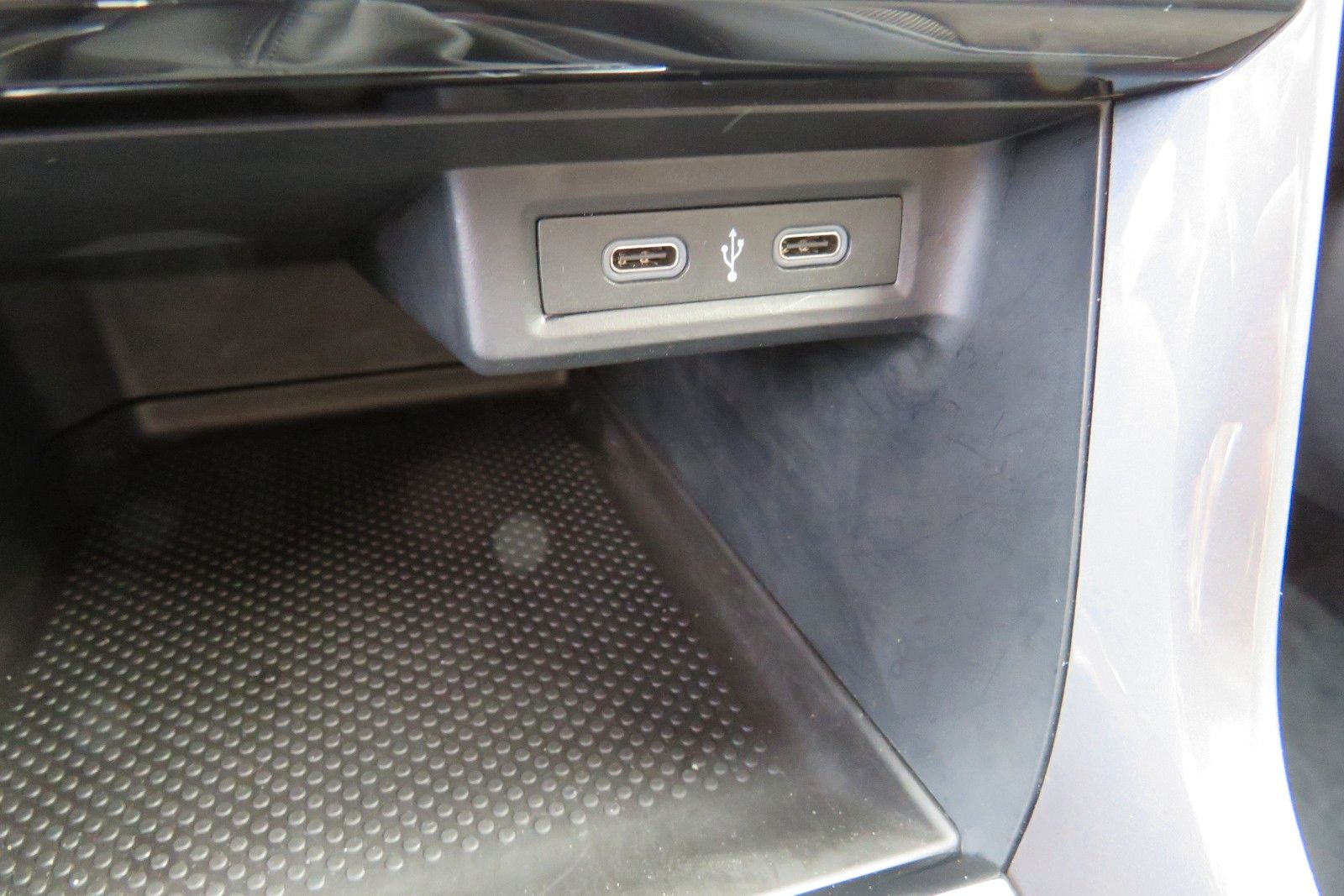 Fahrzeugabbildung Volkswagen T-Cross Highline DSG ACC NAVI AHK APP 1.HAND