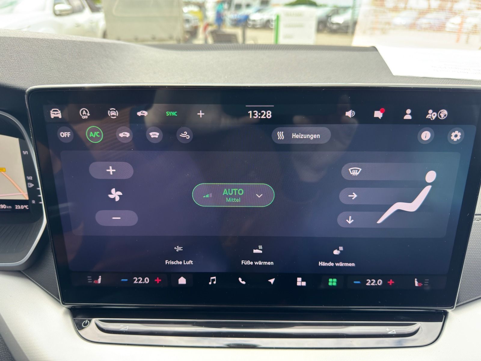 Fahrzeugabbildung SKODA Octavia Combi 1.5 TSI DSG*AHK*RFK*NAVI*eHeck