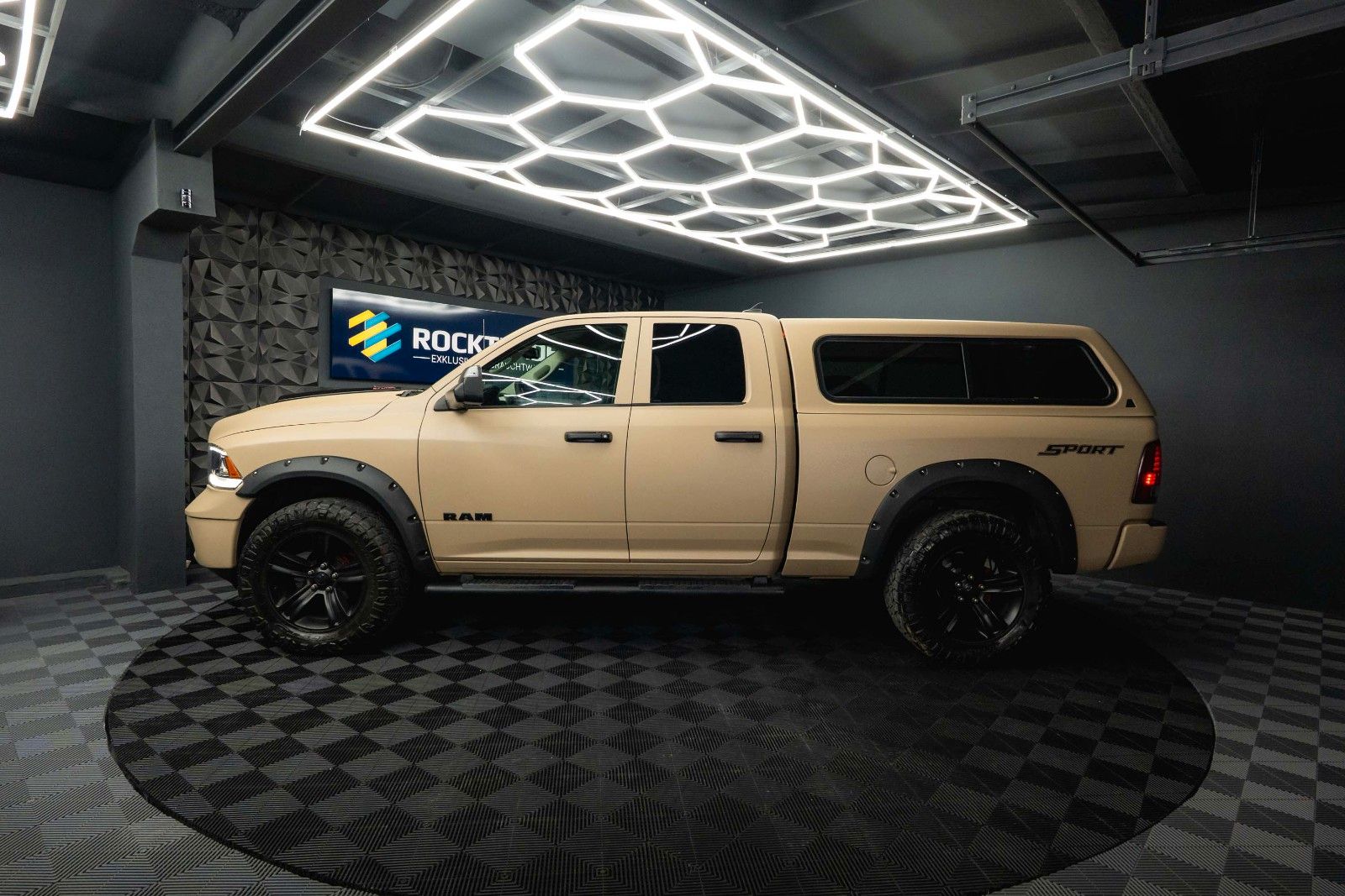 Fahrzeugabbildung Dodge RAM 5.7 V8 HEMI 4x4 RAPTOR LONGBED HARDTOP LED