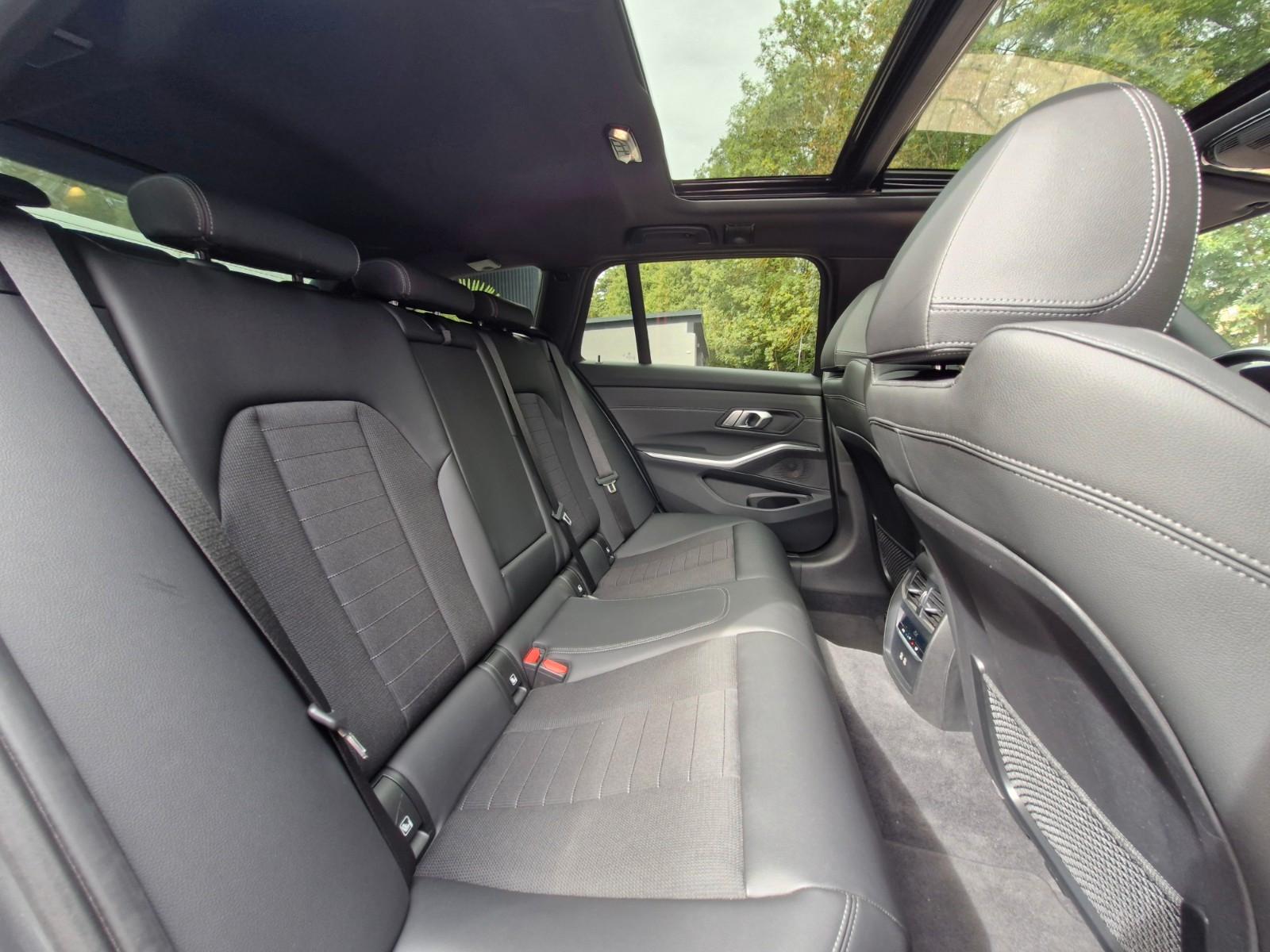 BMW 320d Touring  LED 2. Hand Sitzheiz Pano Laser