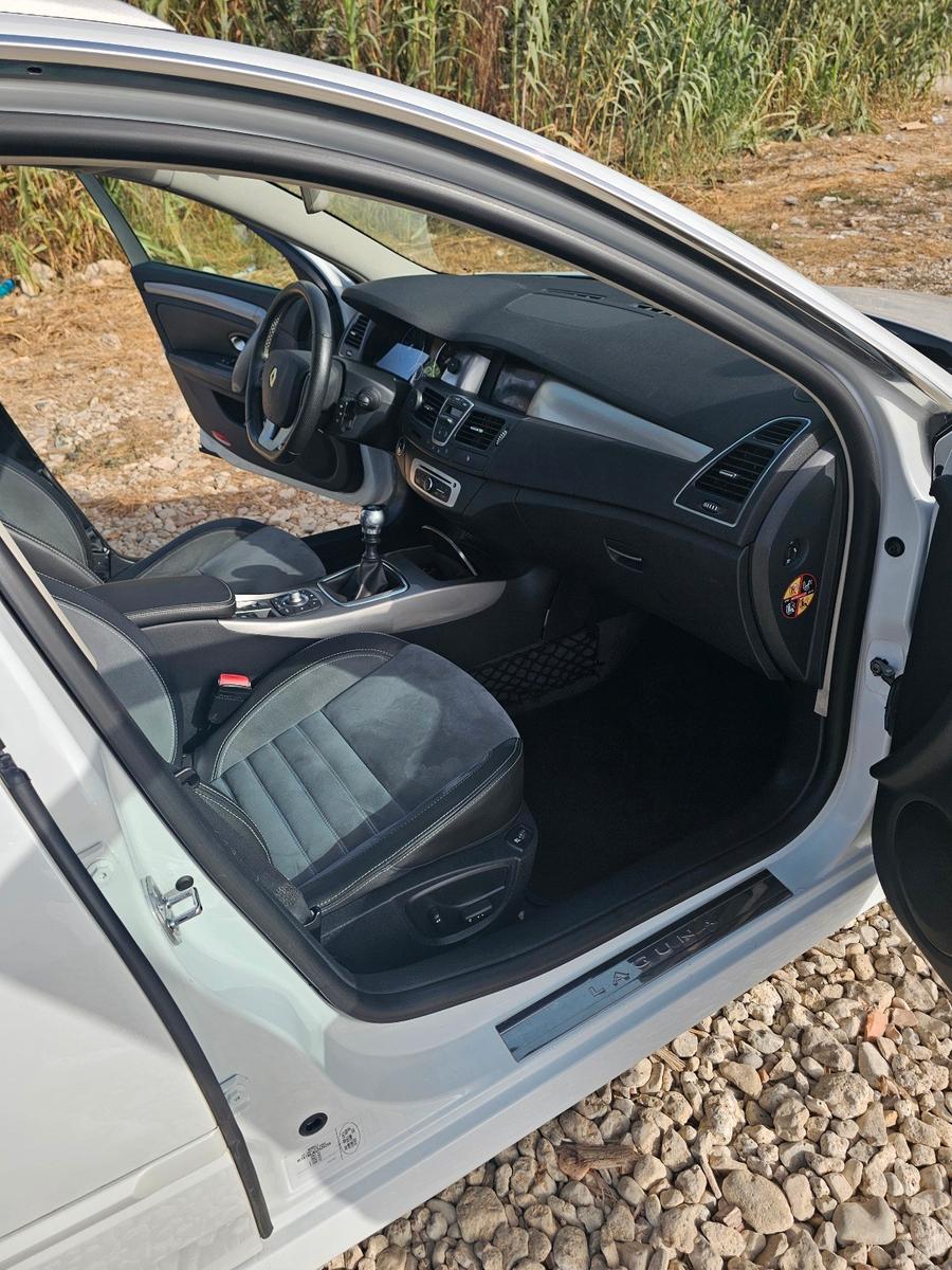 Renault Laguna 2015 — photo 13