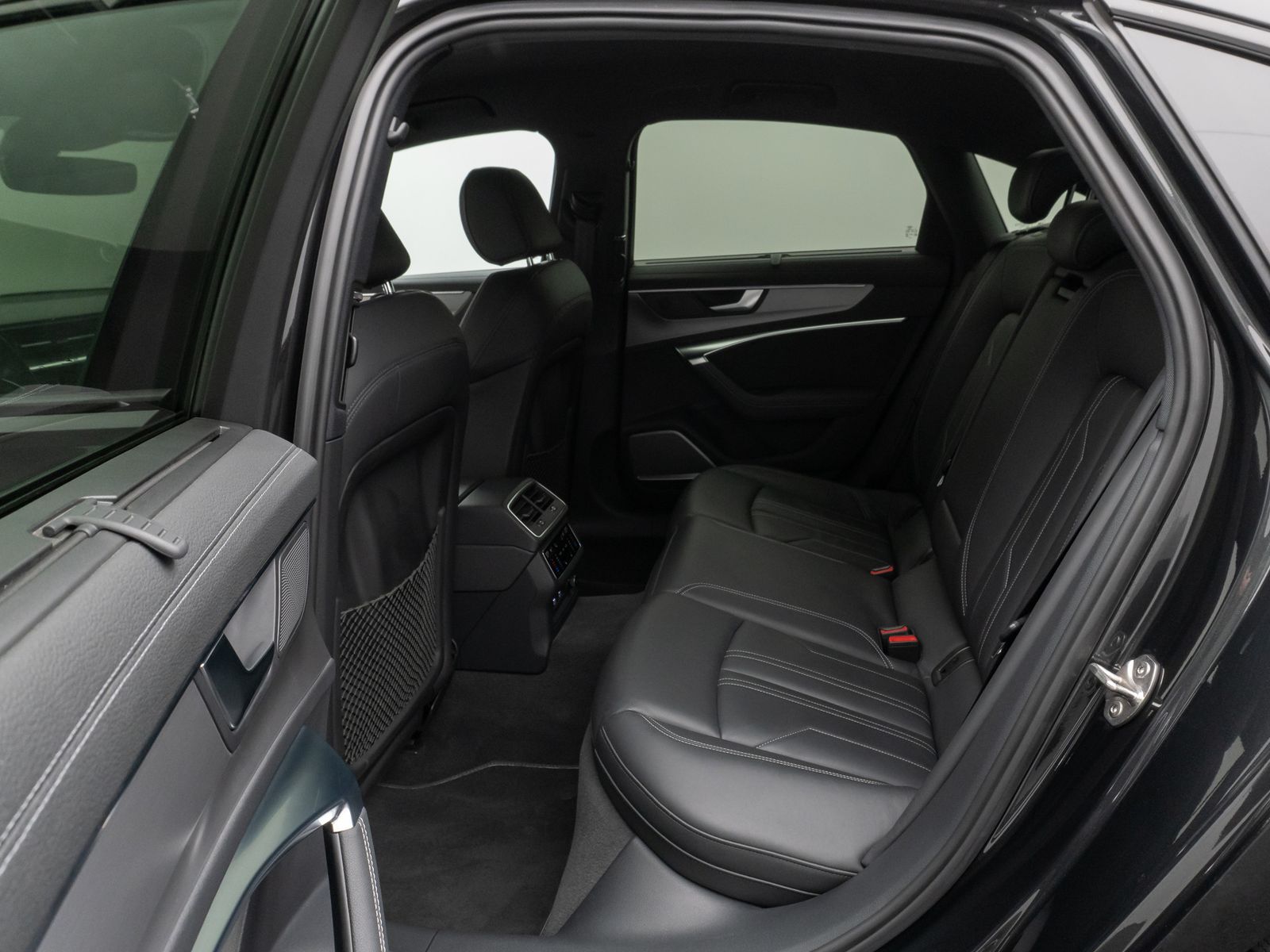 Fahrzeugabbildung Audi A6 Lim. 55 TFSI quattro S-Line + B&O SoftCl HUD