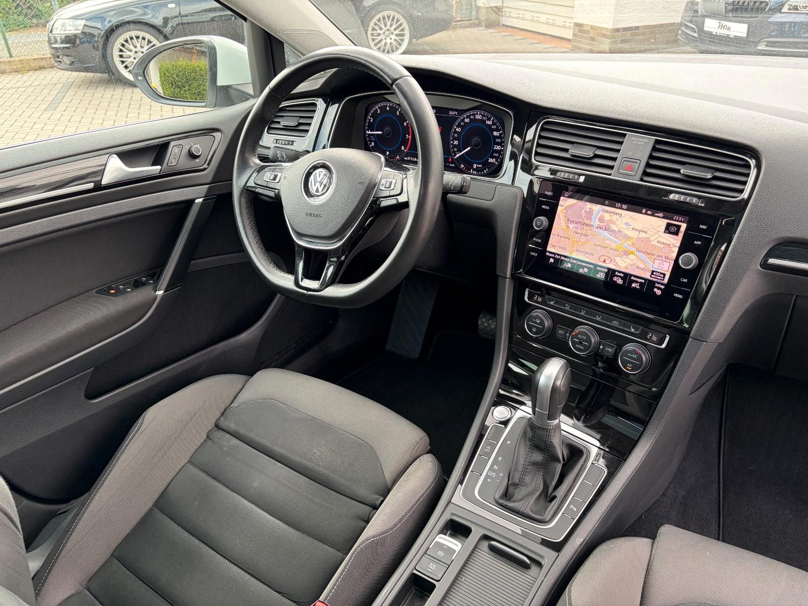 Volkswagen Golf VII Var Highline R Line*Pano*Kamera*ACC