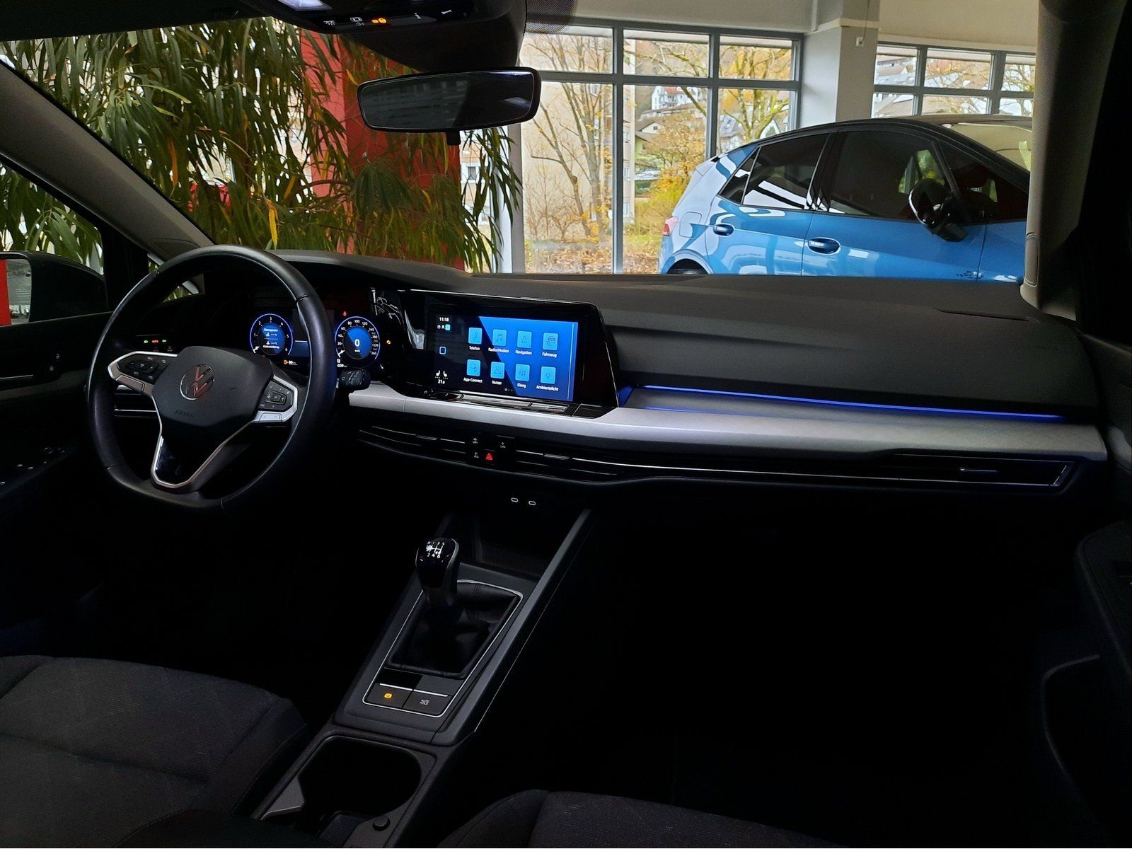 Fahrzeugabbildung Volkswagen Golf Life TDI *Navi*Cam*PDC*Sitzhzg*LED*ACC*APP*