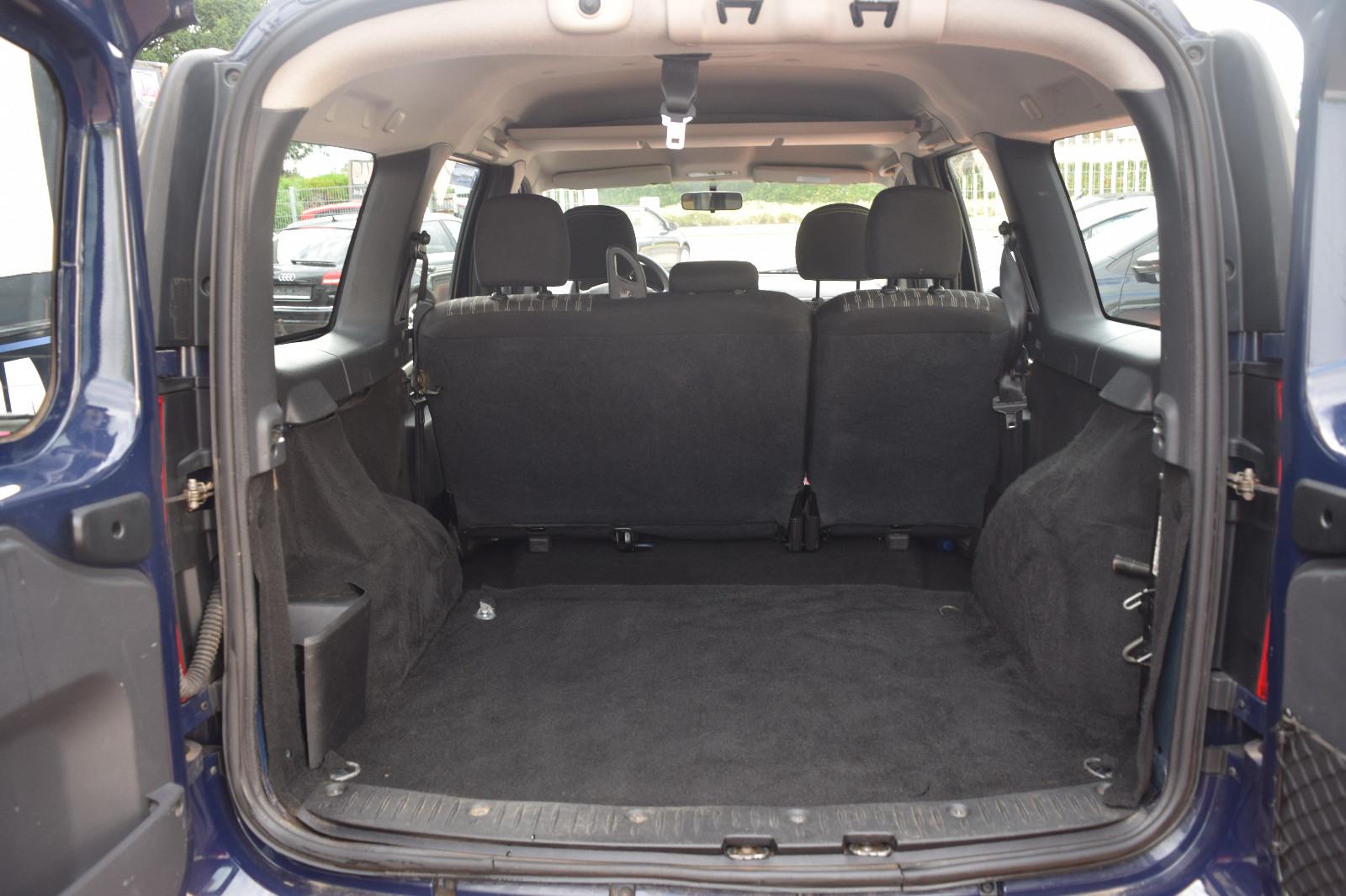 Dacia Logan 2013 — photo 12