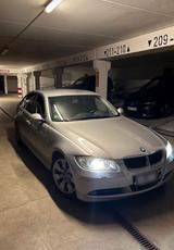 BMW 330i E90 Automatik, gepflegter Zustand - BMW 330 aus 2004: 330i