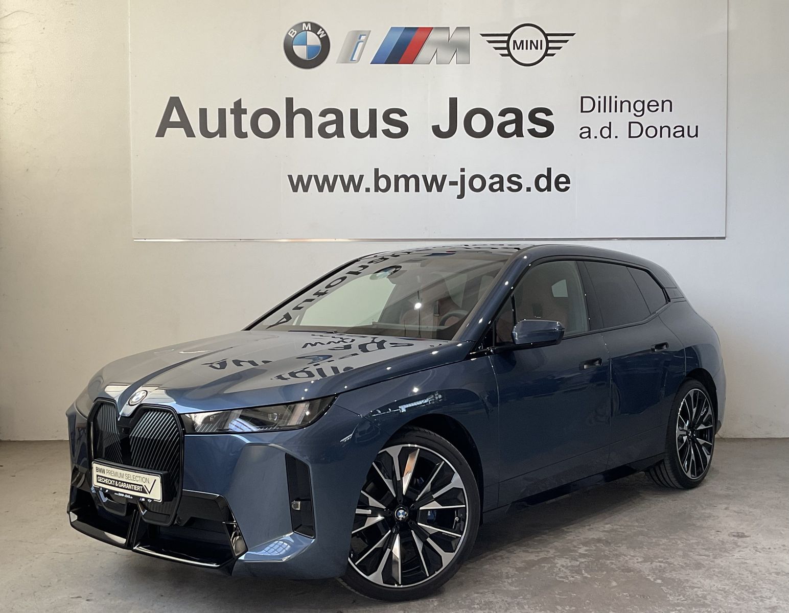 Fahrzeugeinzelansicht 4 Fahrzeugabbildung BMW iX xDrive60 |Aktivlenkung |Luftfederung |Sitzbel