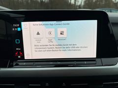 Fahrzeugabbildung Volkswagen Golf VIII Lim. Life Navi Massage Sitzh ACC Lane