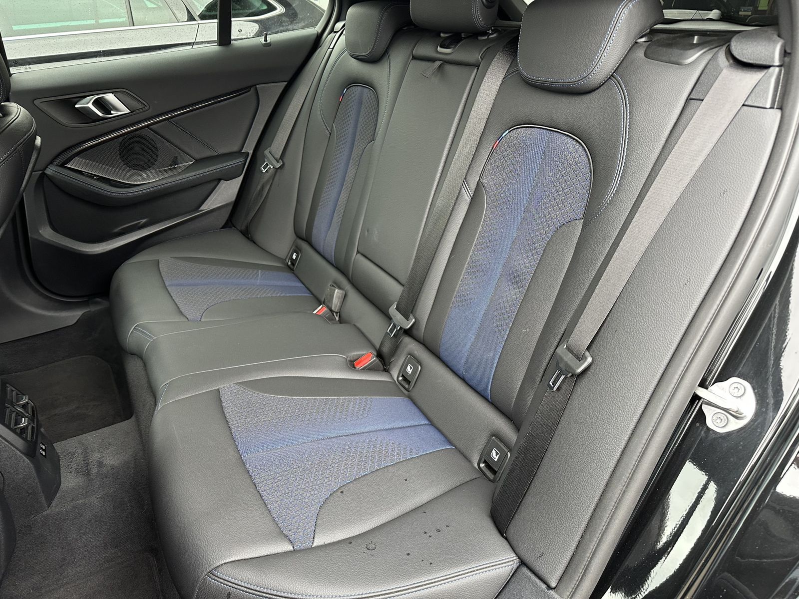 Fahrzeugabbildung BMW 120d xDrive M-Sport NAV+LED+KAMERA+19ZO+HIFI+1HD