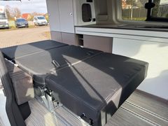 BUERSTNER Copa 500-Autm-Markise-Dieselheizung-Küche