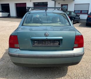 Bild 4 VW Passat 1.8 Lim. *KLIMAAUTO*TEILLEDER*EXPORT*