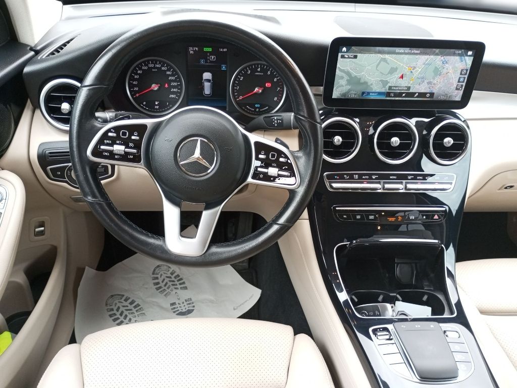 Fahrzeugabbildung Mercedes-Benz GLC 200 4MATIC LED/Leder/Navi