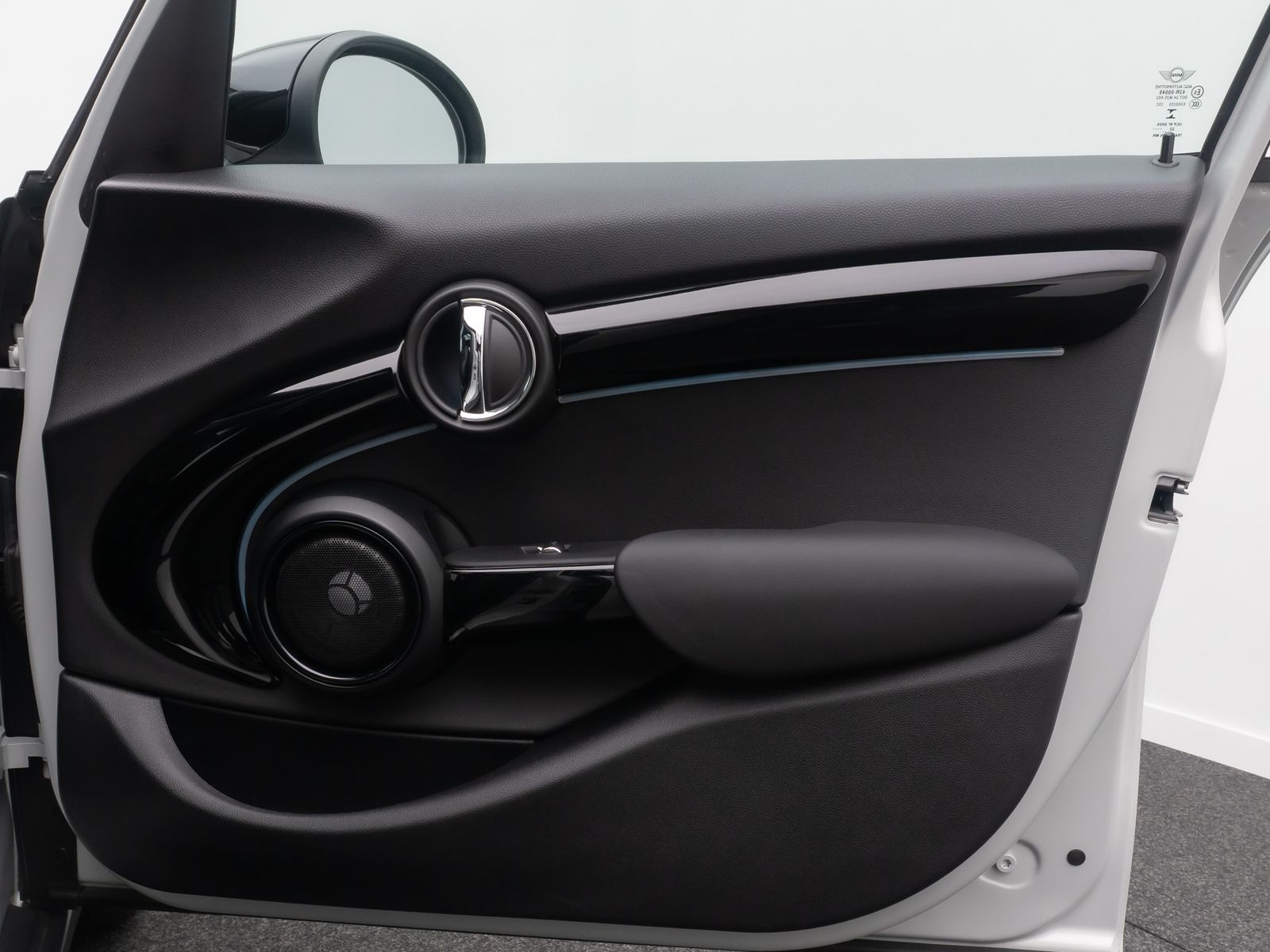 Fahrzeugabbildung MINI COOPER Panorama Kamera HUD H/K DAB Komfort Voll