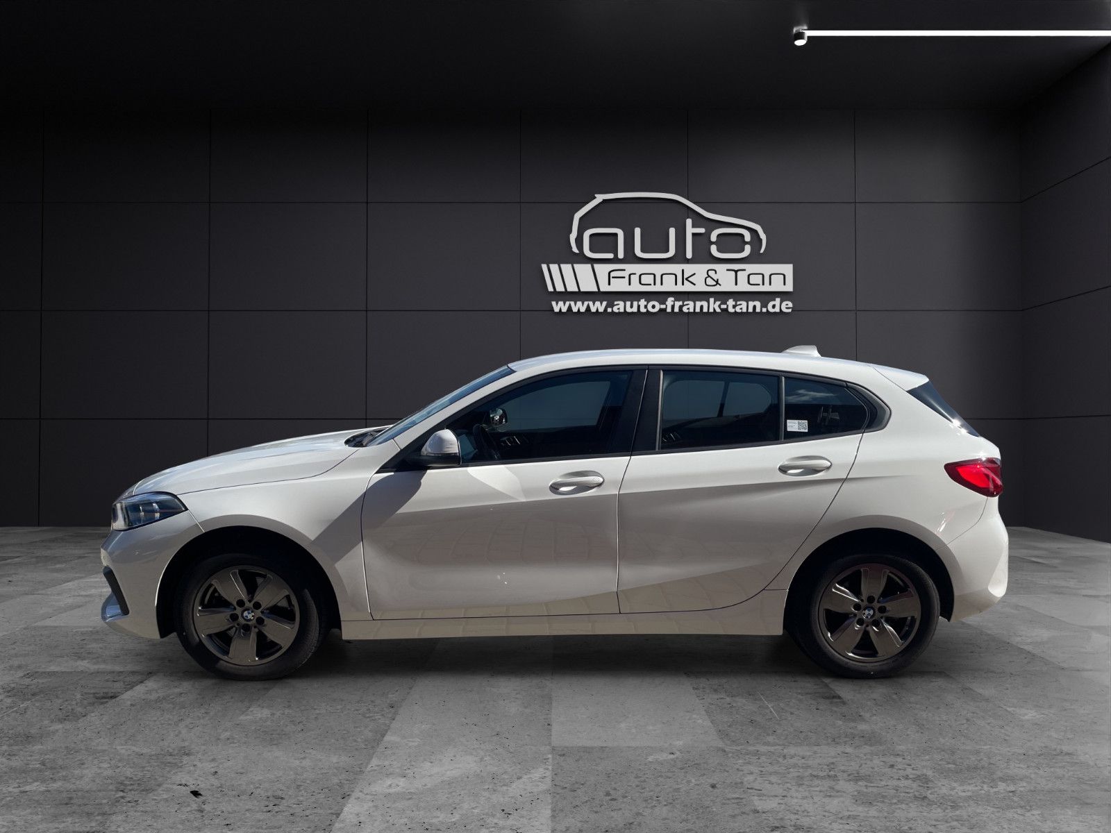 Fahrzeugabbildung BMW 118 i Advantage *SitzHZ*LED*CarPlay*DAB*USB*