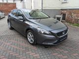 Volvo V40 Kinetic D4/ 2.0 Automatik/Standheizung - gebrauchte Volvo V40 aus dem Jahr 2013