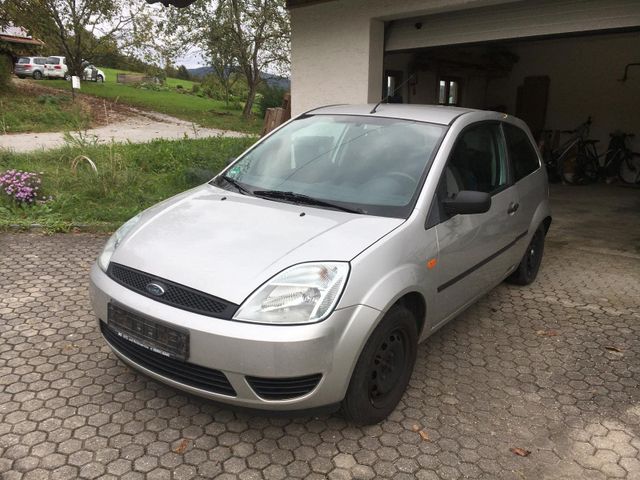 Ford Fiesta 1.4 mit TÜV Winterauto Fahranf...