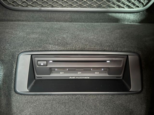 Audi R8*Coupe*5.2 FSI V10 Plus*Quattro* Keramik*B&O*